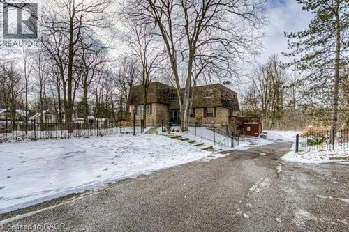 7 Squire Crt, Waterloo, ON, N2J4G8 | Card Image