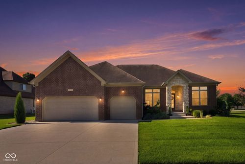3831 Sycamore Bend, Columbus, IN, 47203 | Card Image