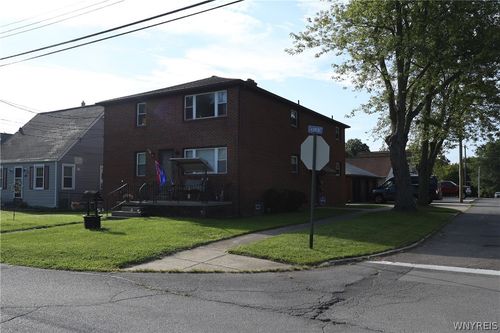 105 Fernald Ave, West Seneca, NY, 14218-2100 | Card Image