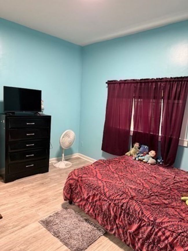 10 Byron St, House other with 4 bedrooms, 2 bathrooms and 4 parking in Worcester MA | Image 12