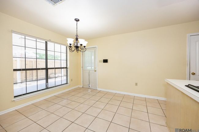 2014 E Catalpa St, House other with 3 bedrooms, 2 bathrooms and 2 parking in Gonzales LA | Image 4