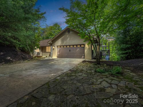 603 Kanasgowa Dr, Brevard, NC, 28712-9089 | Card Image