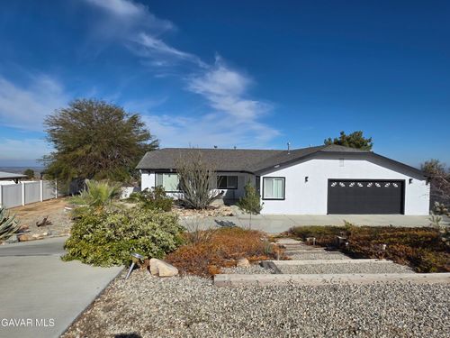 15627 Cypress Point Ave, Llano, CA, 93544-1223 | Card Image