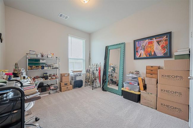 Secondary bedroom. | Image 13