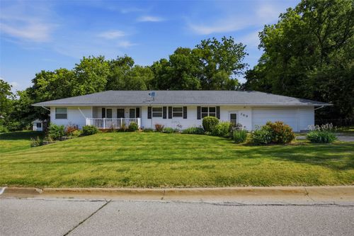 700 E 3rd St, Anamosa, IA, 52205-2000 | Card Image