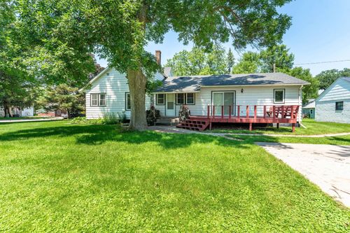 17 2nd Ave Nw, Elbow Lake, MN, 56531-4131 | Card Image