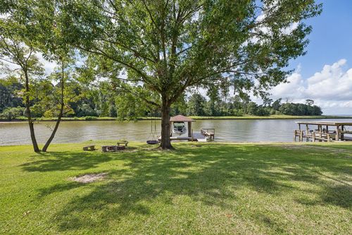 527 Caney Creek Dr, Livingston, TX, 77351-0695 | Card Image