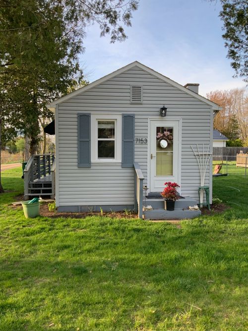 7153 Cedar Rd, Lexington, MI, 48450-8913 | Card Image