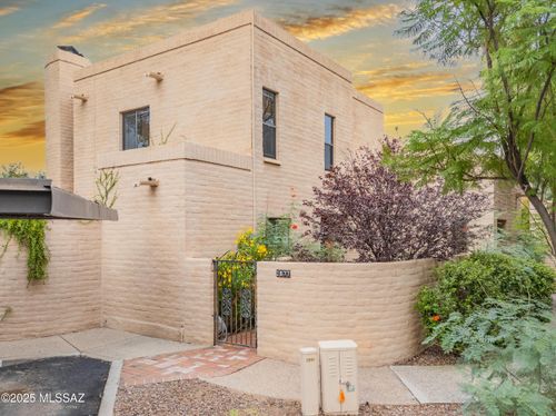 2877 E Sierra Vista Rd, Tucson, AZ, 85716-0905 | Card Image