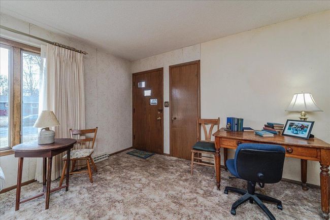 06-Entry Area | Image 6