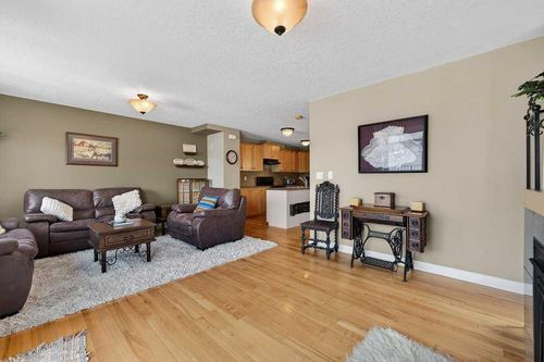2-2412 Kensington Rd Nw, Calgary, AB, T2N3S1 | Card Image