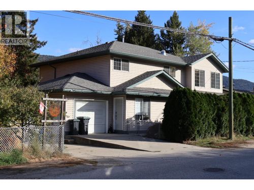 2301 10th Ave, Castlegar, BC, V1N3A1 | Card Image