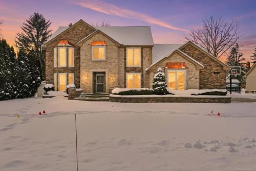 13848 Woodsett Ct, Shelby Twp, MI, 48315-1967 | Card Image