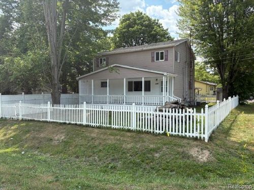 1297 Maxson St, Flint, MI, 48504-4208 | Card Image