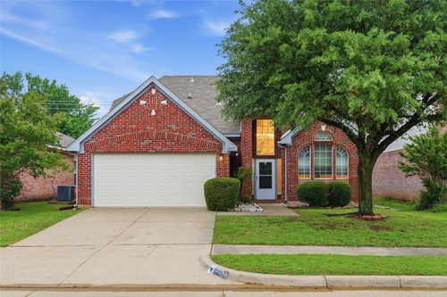 12917 Honey Locust Cir, Euless, TX, 76040-7146 | Card Image