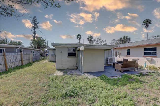 13313 2 Nd St E, House other with 2 bedrooms, 1 bathrooms and null parking in Madeira Beach FL | Image 29