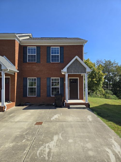 706 Pebble Stone Ct, Columbia, TN, 38401-2479 | Card Image