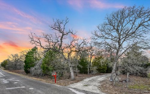 390 Christensen Rd, Elgin, TX, 78621-5058 | Card Image