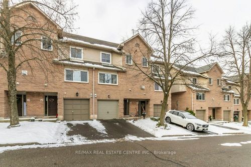 77-26 Moss Blvd, Hamilton, ON, L9H6W8 | Card Image