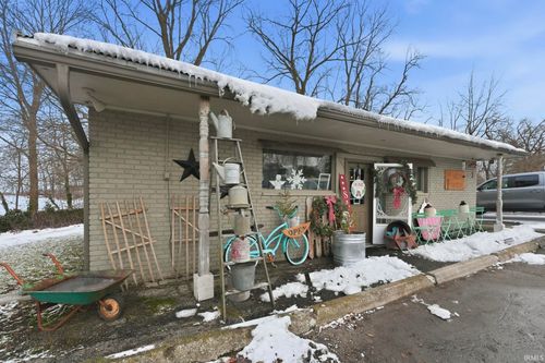 608 N Jefferson St, Silver Lake, IN, 46982-8976 | Card Image