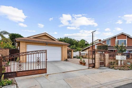 2208 Spring Oak Way, San Diego, CA, 92139-3922 | Card Image