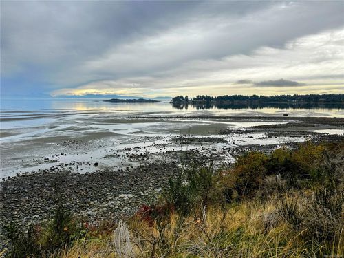 7-1175 Resort Dr, Parksville, BC, V9P2E3 | Card Image