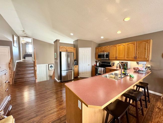 10 Park Point, Home with 5 bedrooms, 3 bathrooms and 4 parking in Whitecourt AB | Image 7