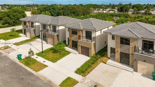 1119 Nw 1st St, Florida City, FL, 33034-3176 | Card Image