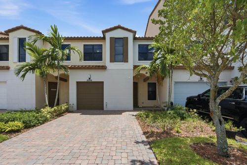 20916 Nw 1st Dr, Pembroke Pines, FL, 33029-3523 | Card Image