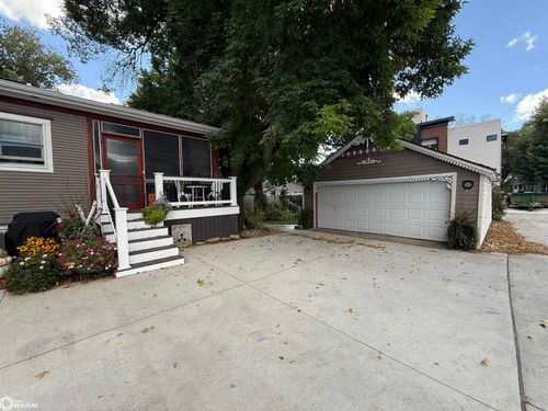 201 S 3rd St, Clear Lake, IA, 50428-1935 | Card Image