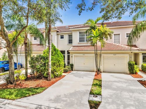 9081 Tremezzo Ln, Boynton Beach, FL, 33472-2749 | Card Image