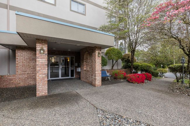 111 - 33090 George Ferguson Way, Condo with 2 bedrooms, 2 bathrooms and 1 parking in Abbotsford BC | Image 2