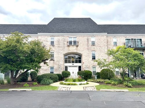 apt-215-5001 Carriageway Dr, Rolling Meadows, IL, 60008-3915 | Card Image