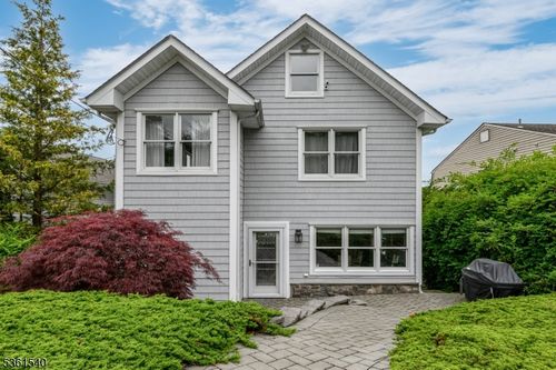 307 Squaw Trl, Andover, NJ, 07821-2967 | Card Image