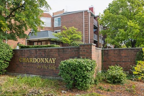 apt-118-805 Leicester Rd, Elk Grove Village, IL, 60007-7323 | Card Image