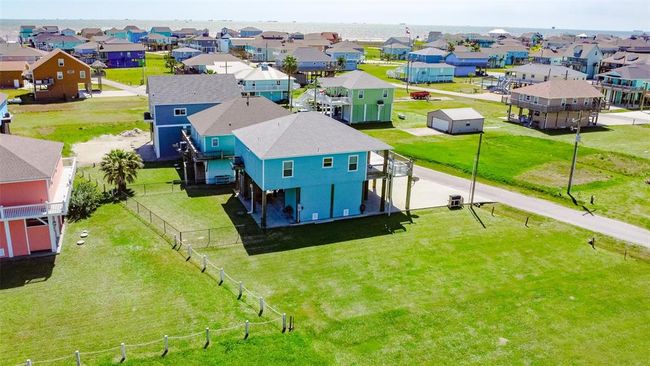 978 Seadrift Dr, House other with 3 bedrooms, 2 bathrooms and null parking in Crystal Beach TX | Image 39