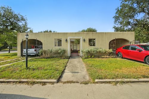 1024 E Sinton St, Sinton, TX, 78387-2904 | Card Image
