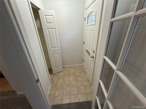 846 Beaconsfield #1 Avenue, Grosse Pointe, MI, 48230 | Card Image