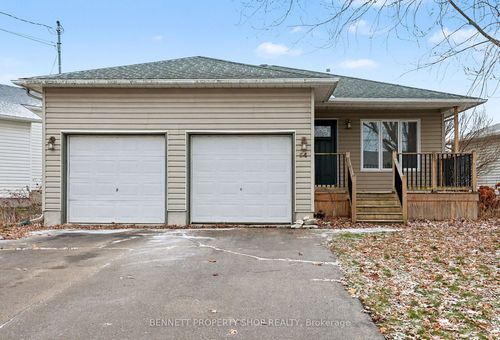 54 Barclay St, Carleton Place, ON, K7C4N2 | Card Image