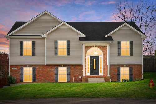 593 Anchor Ct, Clarksville, TN, 37043-3924 | Card Image