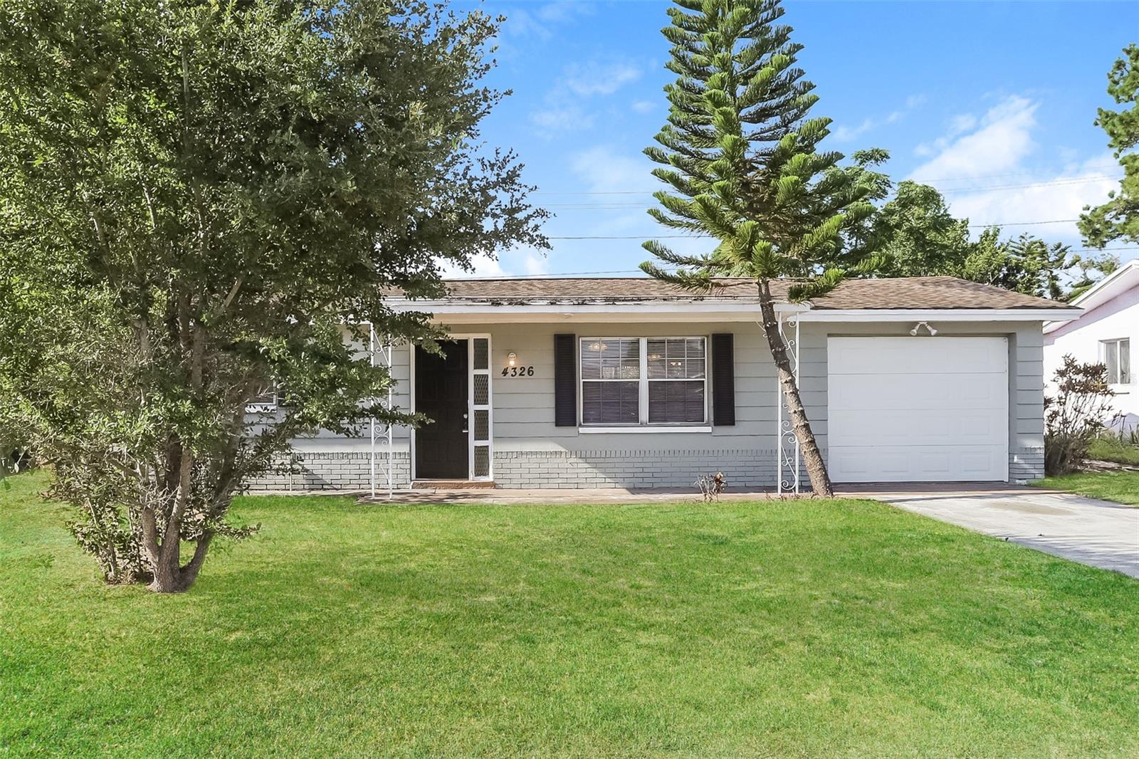Beacon Square Dr, Holiday, FL 34691