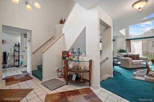 26765 Plumgrove Ln, Farmington Hills, MI, 48334-4888 | Card Image
