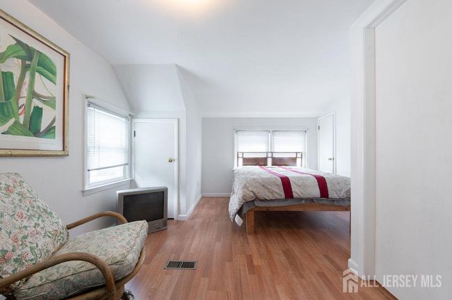 7 Walnut St, House other with 5 bedrooms, 2 bathrooms and null parking in Edison NJ | Image 23