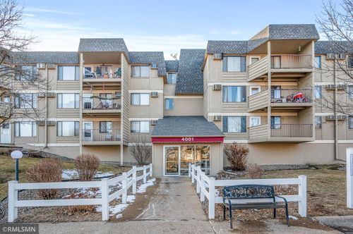 apt-205-4001 Heritage Hills Dr, Bloomington, MN, 55437-2639 | Card Image