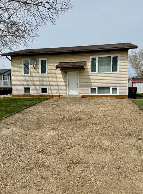 116 Central Avenue Central Ave Nw, Falher, AB, T0H1M0 | Card Image