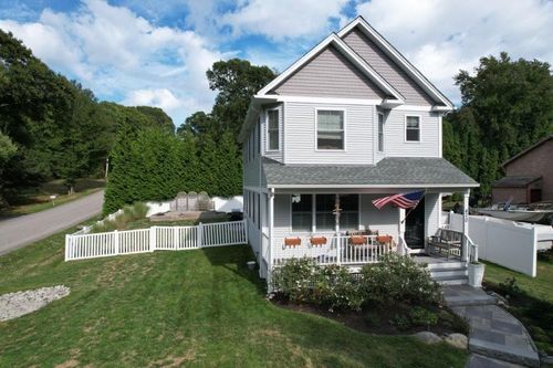 470 Gondola Ave, Jamestown, RI, 02835-2346 | Card Image