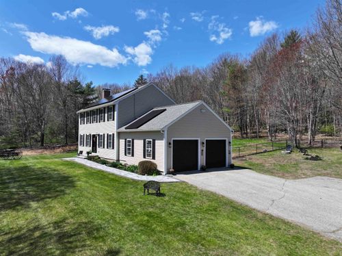 118 Harriman Hill Rd, Raymond, NH, 03077-1560 | Card Image