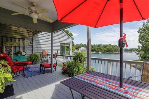 27 Peninsula Point Dr, Moneta, VA, 24121-3281 | Card Image