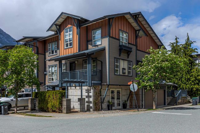 1195 Village Green Way, Townhouse with 3 bedrooms, 2 bathrooms and 3 parking in Squamish BC | Image 18