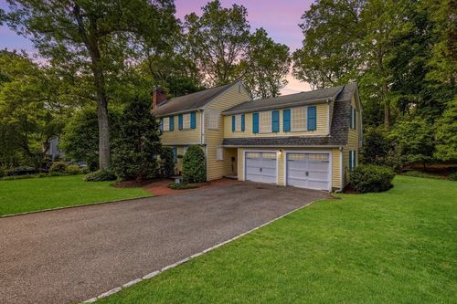 234 Lowell Rd, Wellesley, MA, 02481-2609 | Card Image